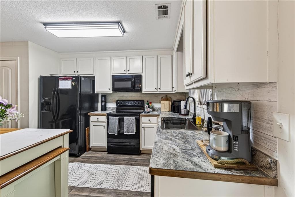 3 bedroom, 3 bathroom, 1,808 sq ft single family residence for sale at 32 Armstrong Drive, Mansfield, GA 30055 — photo 9