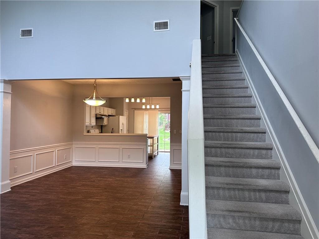 3 bedroom, 3 bathroom, 1,616 sq ft townhouse for rent at 6004 Falling Water Court, Roswell, GA 30076 for $2,500 a month — photo 2
