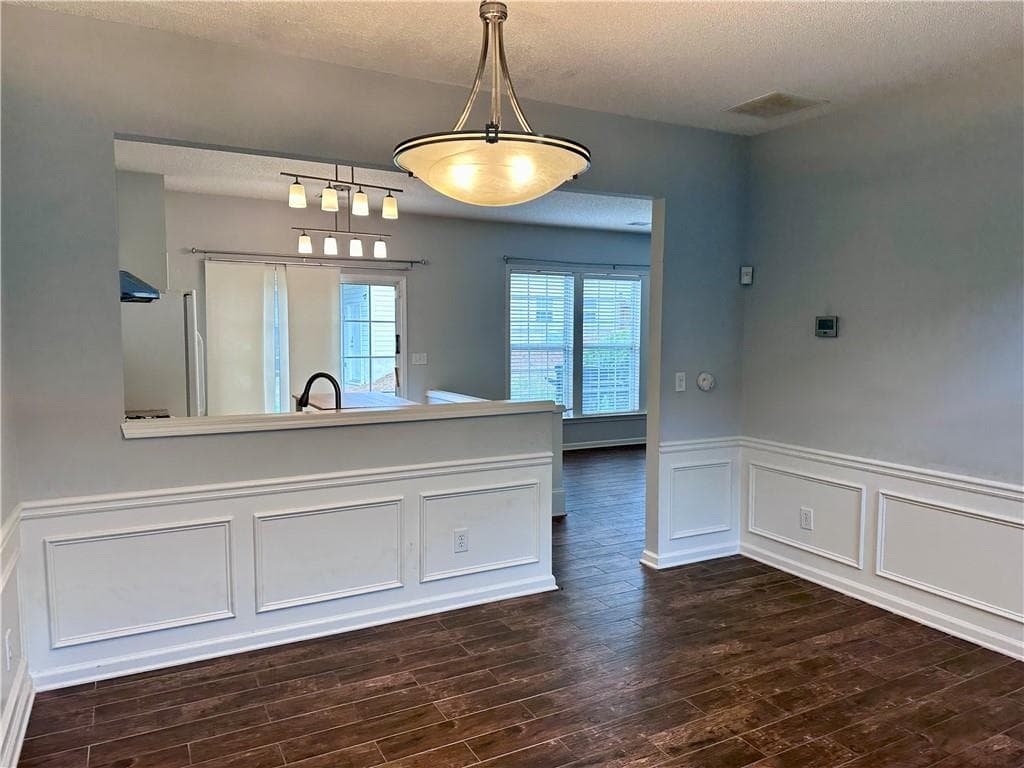3 bedroom, 3 bathroom, 1,616 sq ft townhouse for rent at 6004 Falling Water Court, Roswell, GA 30076 for $2,500 a month — photo 6