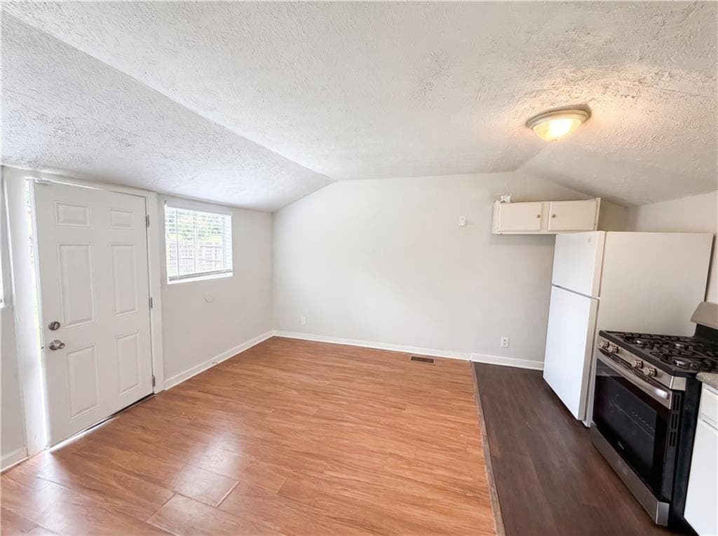 3 bedroom, 1 bathroom, 752 sq ft single family residence for sale at 1396 Pine Drive, Atlanta, GA 30349 — photo 3