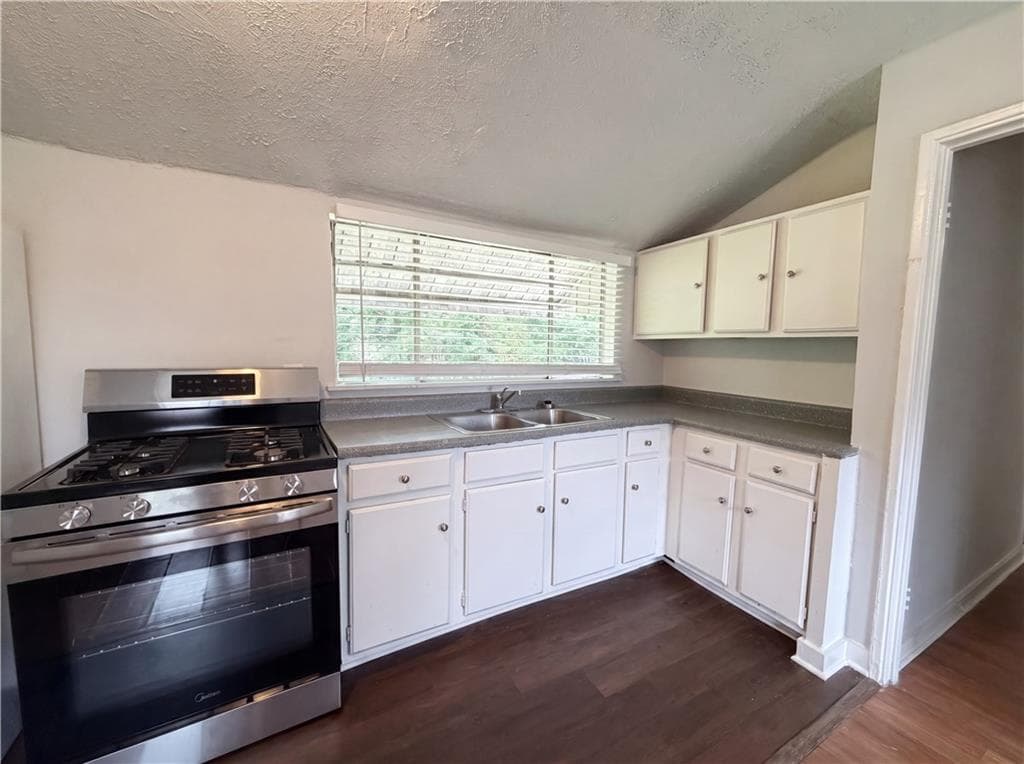 3 bedroom, 1 bathroom, 752 sq ft single family residence for sale at 1396 Pine Drive, Atlanta, GA 30349 — photo 7