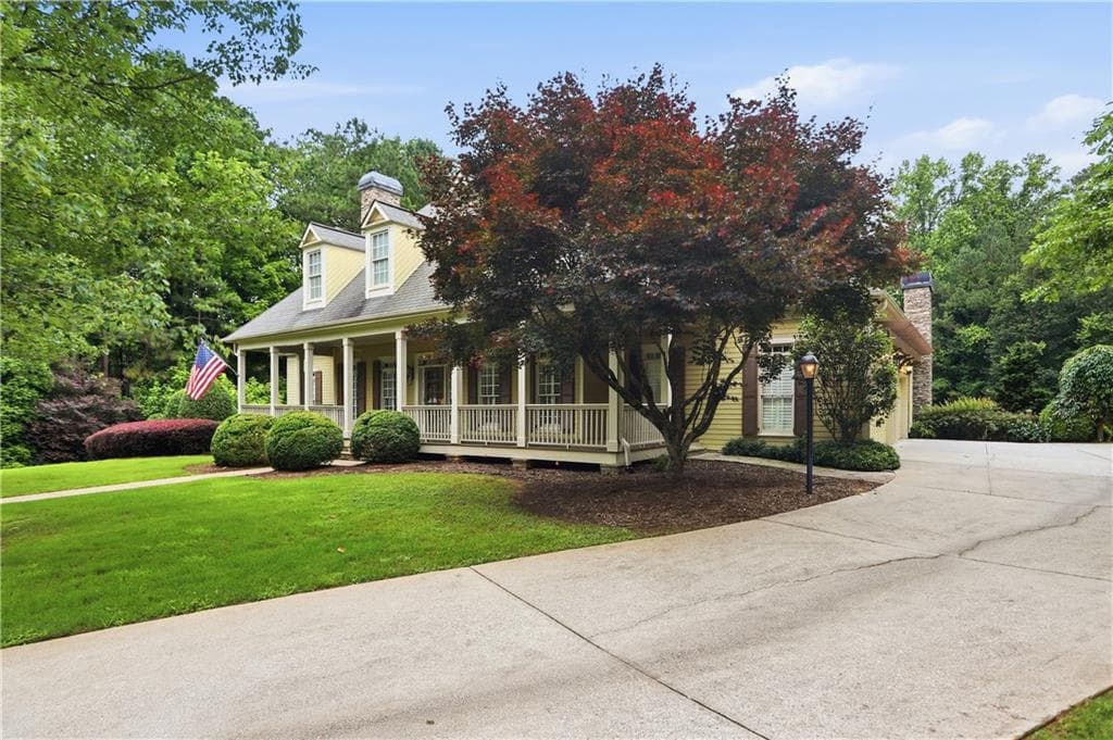 6 bedroom, 8 bathroom, 7,117 sq ft single family residence for sale at 900 Treyburn Run, Alpharetta, GA 30004 — photo 3