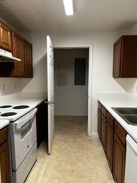 3 bedroom, 2 bathroom, 1,292 sq ft condominium under contract at 10303 Waldrop Place, Decatur, GA 30034 — photo 3