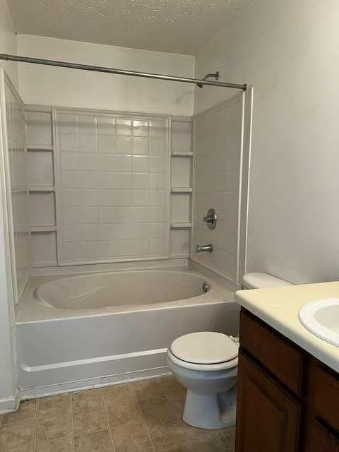 3 bedroom, 2 bathroom, 1,292 sq ft condominium under contract at 10303 Waldrop Place, Decatur, GA 30034 — photo 6