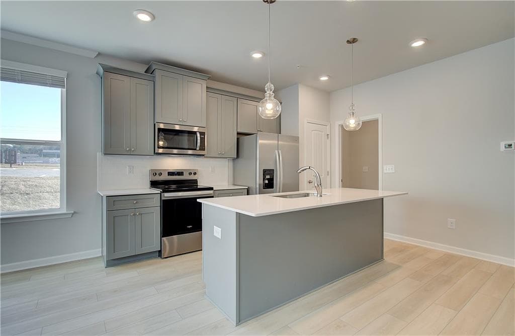 3 bedroom, 3 bathroom, 1,849 sq ft townhouse under contract at 8110 Tiger Way, Riverdale, GA 30296 — photo 7