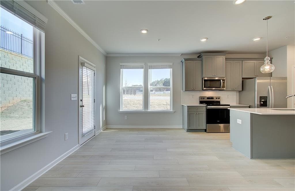 3 bedroom, 3 bathroom, 1,849 sq ft townhouse under contract at 8110 Tiger Way, Riverdale, GA 30296 — photo 8