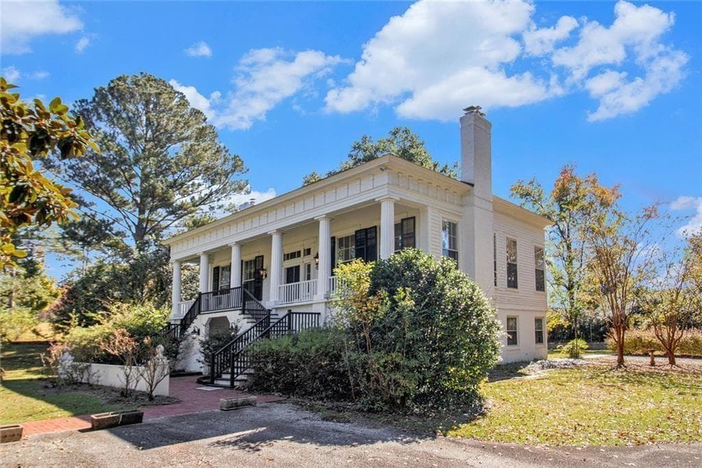 4 bedroom, 3 bathroom, 3,620 sq ft single family residence for sale at 112 Hillcrest Road, West Point, GA 31833 — photo 3