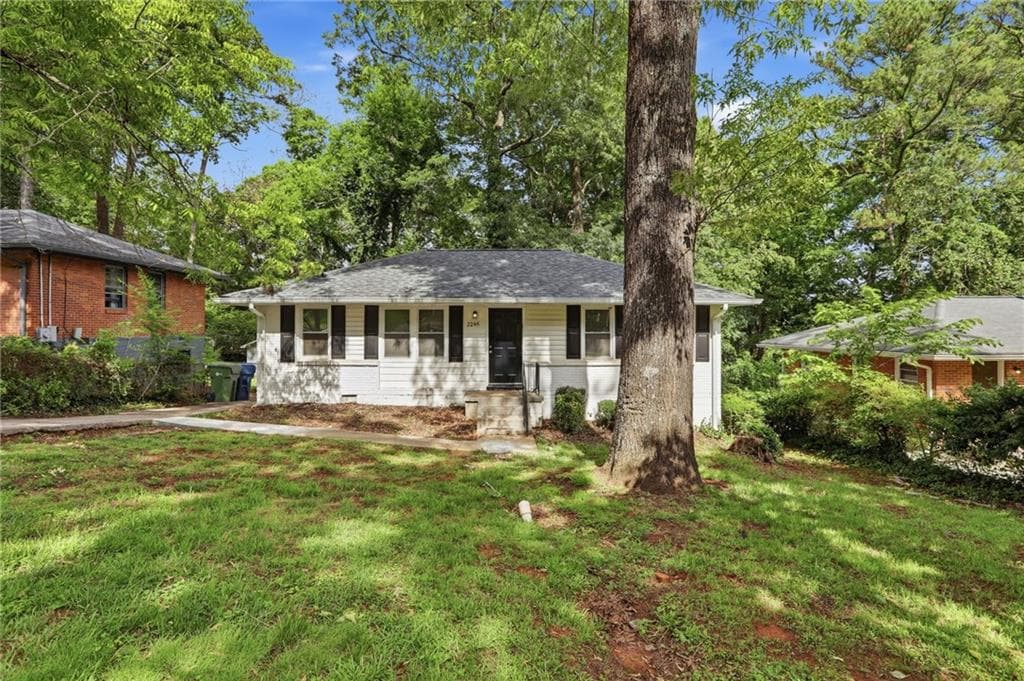 3 bedroom, 1 bathroom, 1,000 sq ft single family residence for sale at 2246 Polar Rock Terrace, Atlanta, GA 30315 — photo 1 of 27