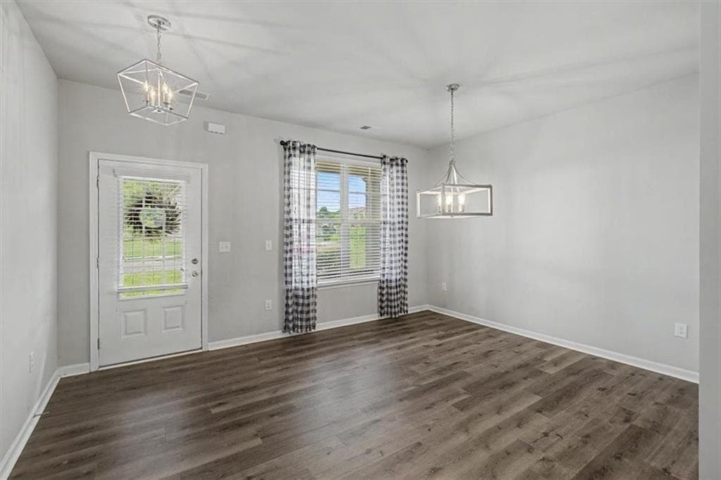 4 bedroom, 3 bathroom, 2,269 sq ft single family residence for sale at 212 Mcginnis Circle, Calhoun, GA 30701 — photo 6