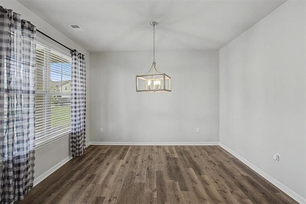 4 bedroom, 3 bathroom, 2,269 sq ft single family residence for sale at 212 Mcginnis Circle, Calhoun, GA 30701 — photo 7