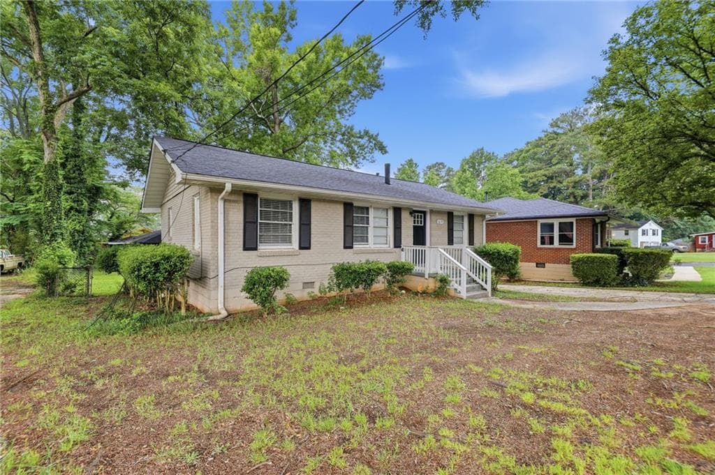 3 bedroom, 1 bathroom, 988 sq ft single family residence for sale at 1619 Columbia Drive, Decatur, GA 30032