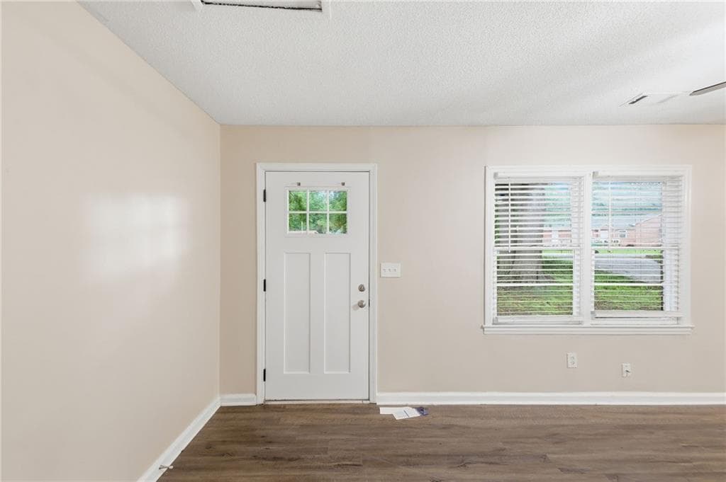 3 bedroom, 1 bathroom, 988 sq ft single family residence for sale at 1619 Columbia Drive, Decatur, GA 30032 — photo 9