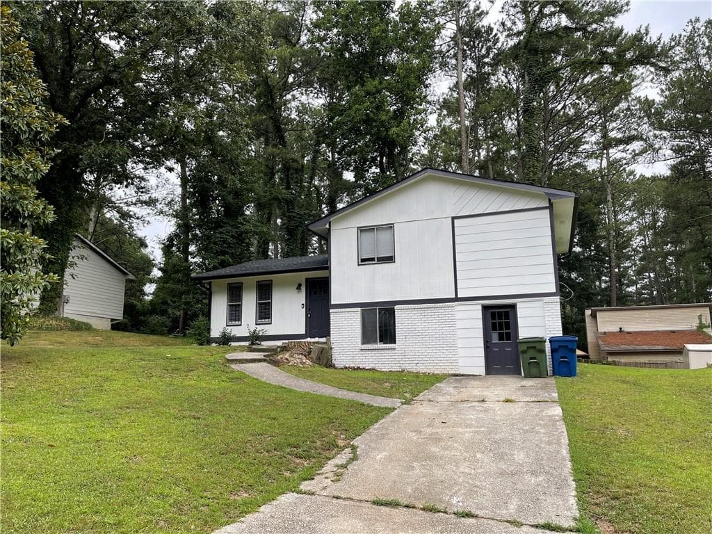 4 bedroom, 1 bathroom, 1,500 sq ft single family residence for rent at 4554 Doral Drive, Atlanta, GA 30331 for $1,550 a month — photo 2