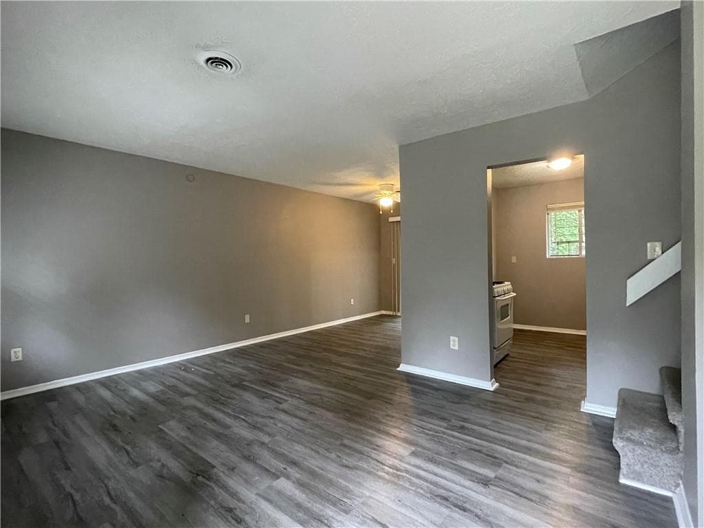 4 bedroom, 1 bathroom, 1,500 sq ft single family residence for rent at 4554 Doral Drive, Atlanta, GA 30331 for $1,550 a month — photo 3