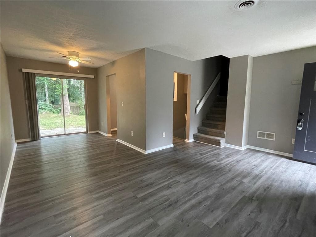 4 bedroom, 1 bathroom, 1,500 sq ft single family residence for rent at 4554 Doral Drive, Atlanta, GA 30331 for $1,550 a month — photo 4