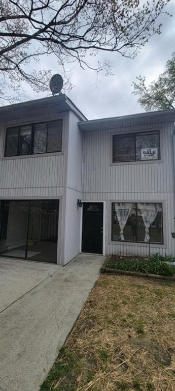 2 bedroom, 1 bathroom, 920 sq ft condominium for sale at 1500 Pine Log Road C, Conyers, GA 30012 — photo 3