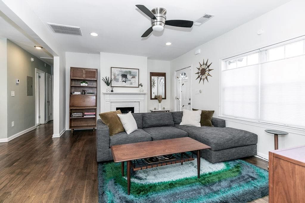 2 bedroom, 1 bathroom, 1,075 sq ft single family residence for rent at 518 Erin Avenue, Atlanta, GA 30310 for $2,500 a month — photo 7