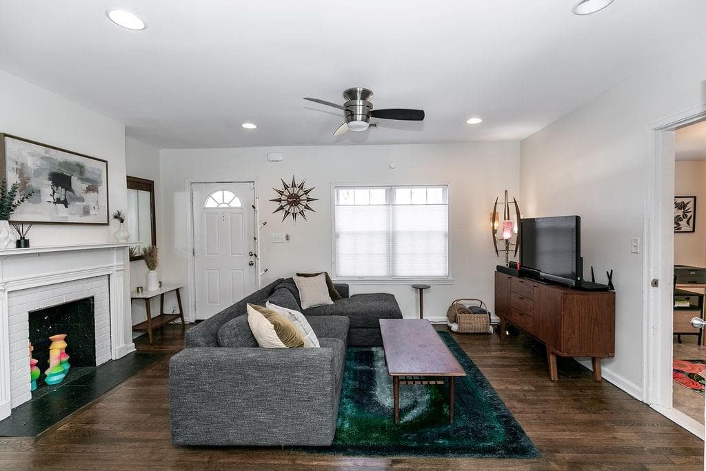 2 bedroom, 1 bathroom, 1,075 sq ft single family residence for rent at 518 Erin Avenue, Atlanta, GA 30310 for $2,500 a month — photo 8