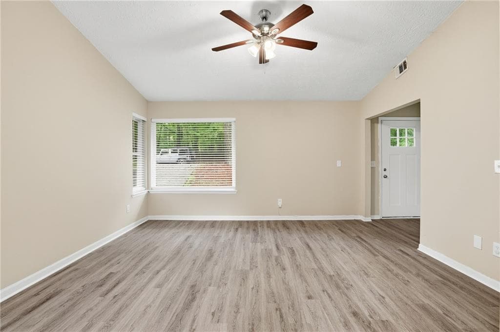 5 bedroom, 3 bathroom, 1,288 sq ft single family residence under contract at 580 Wilson Mill Road, Atlanta, GA 30331 — photo 8