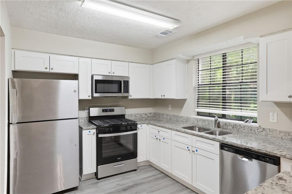 5 bedroom, 3 bathroom, 1,288 sq ft single family residence under contract at 580 Wilson Mill Road, Atlanta, GA 30331 — photo 10