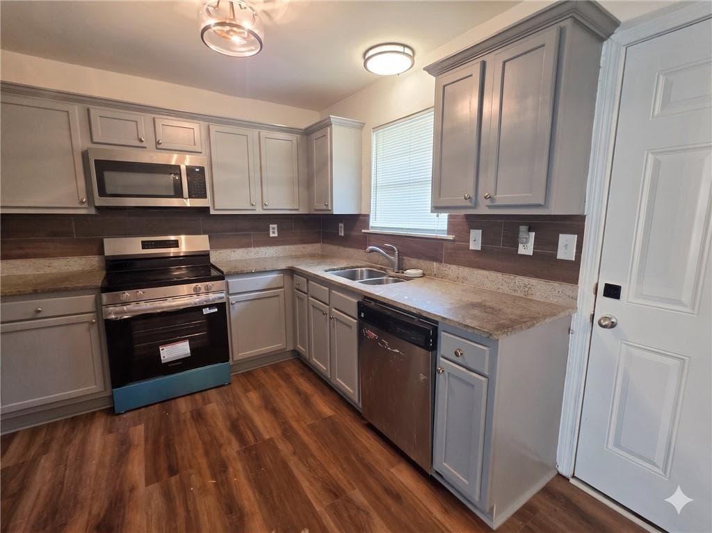 3 bedroom, 2 bathroom, 1,050 sq ft single family residence under contract at 1929 Wee Kirk Road, Atlanta, GA 30316 — photo 8