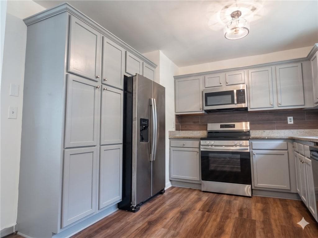 3 bedroom, 2 bathroom, 1,050 sq ft single family residence under contract at 1929 Wee Kirk Road, Atlanta, GA 30316 — photo 9
