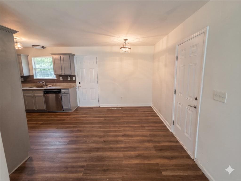 3 bedroom, 2 bathroom, 1,050 sq ft single family residence under contract at 1929 Wee Kirk Road, Atlanta, GA 30316 — photo 10