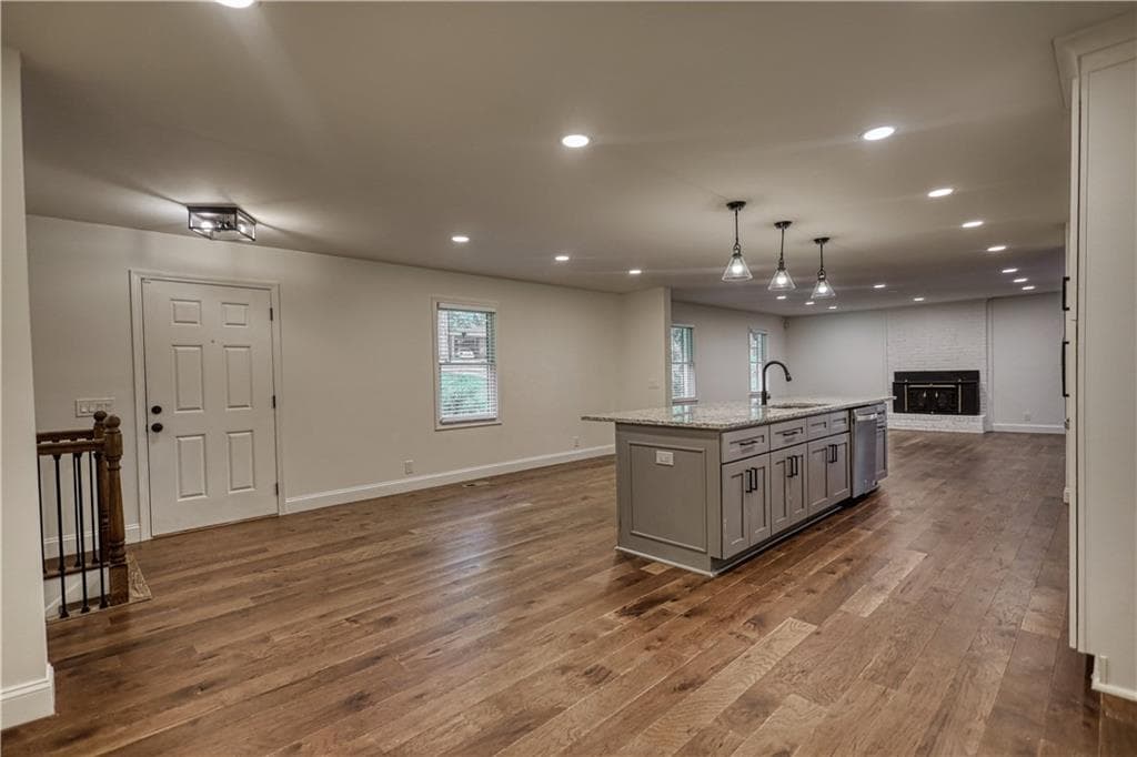 4 bedroom, 3 bathroom, 2,164 sq ft single family residence for sale at 403 Greenwood Drive, Monroe, GA 30655 — photo 4