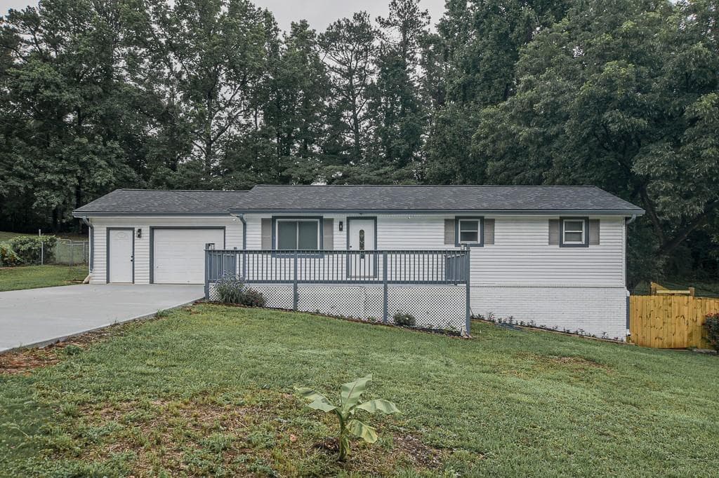4 bedroom, 3 bathroom, 2,112 sq ft single family residence for sale at 3313 Stoneybrook Drive, Douglasville, GA 30134