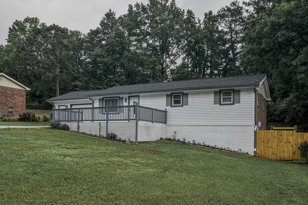 4 bedroom, 3 bathroom, 2,112 sq ft single family residence for sale at 3313 Stoneybrook Drive, Douglasville, GA 30134 — photo 3