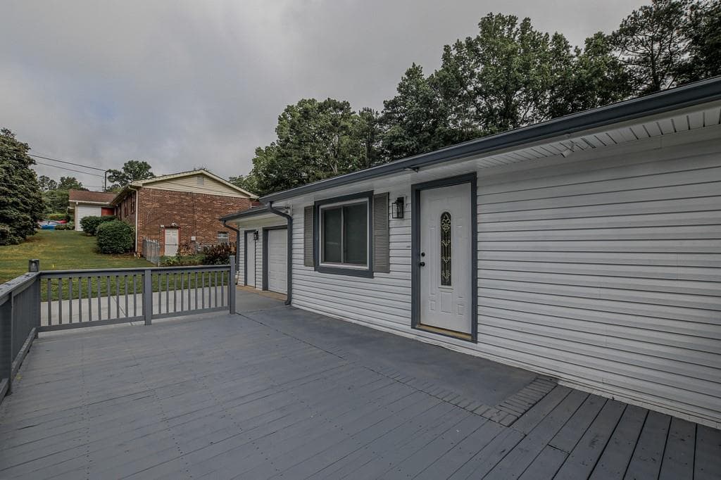 4 bedroom, 3 bathroom, 2,112 sq ft single family residence for sale at 3313 Stoneybrook Drive, Douglasville, GA 30134 — photo 5