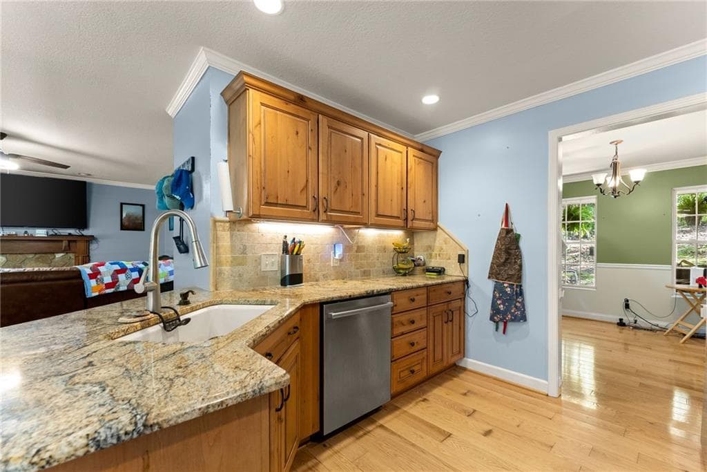 5 bedroom, 4 bathroom, 3,100 sq ft single family residence for sale at 116 Marion Lane, Sautee Nacoochee, GA 30571 — photo 8