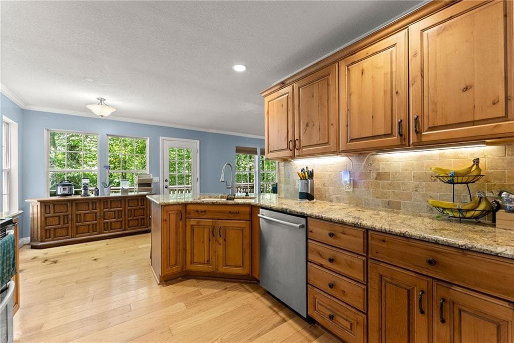 5 bedroom, 4 bathroom, 3,100 sq ft single family residence for sale at 116 Marion Lane, Sautee Nacoochee, GA 30571 — photo 9