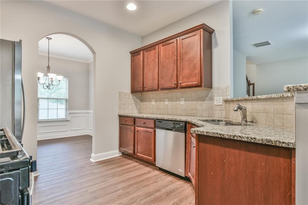 4 bedroom, 3 bathroom, 2,302 sq ft single family residence for sale at 3633 Fallen Oak Drive, Buford, GA 30519 — photo 10