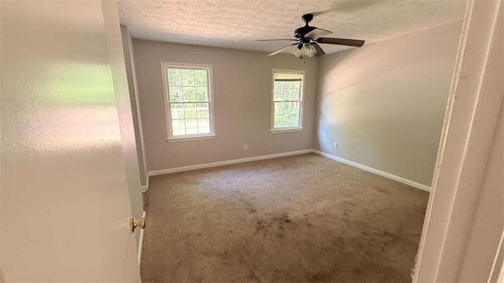 3 bedroom, 2 bathroom, 1,394 sq ft single family residence under contract at 55 Oak Crest Court, Covington, GA 30016 — photo 3