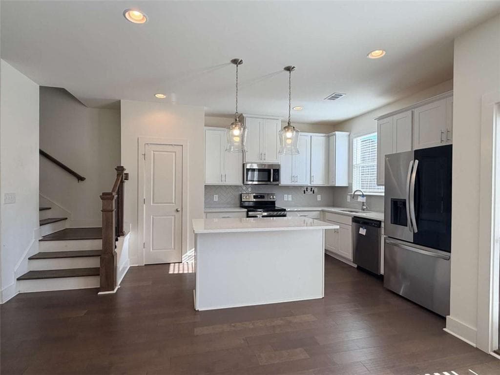 3 bedroom, 3 bathroom, 1,590 sq ft townhouse under contract at 1911 Plainsboro Drive, Stonecrest, GA 30058 — photo 5