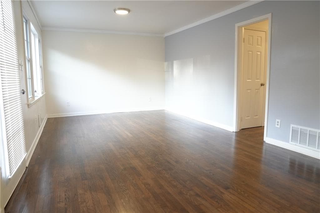 5 bedroom, 2 bathroom, 2,000 sq ft single family residence for rent at 1336 Willow Trail, Atlanta, GA 30311 for $2,500 a month — photo 5