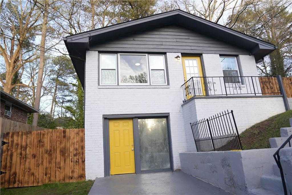 5 bedroom, 2 bathroom, 2,000 sq ft single family residence for rent at 1336 Willow Trail, Atlanta, GA 30311 for $2,500 a month — photo 3
