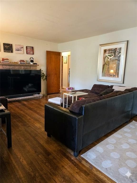 3 bedroom, 3 bathroom, 1,123 sq ft single family residence for sale at 250 W Lake Avenue, Atlanta, GA 30314 — photo 3