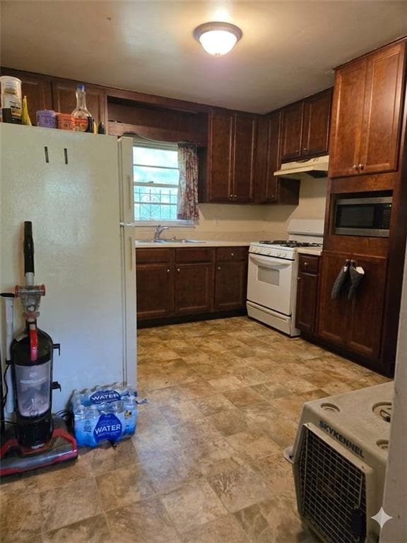 3 bedroom, 3 bathroom, 1,123 sq ft single family residence for sale at 250 W Lake Avenue, Atlanta, GA 30314 — photo 5
