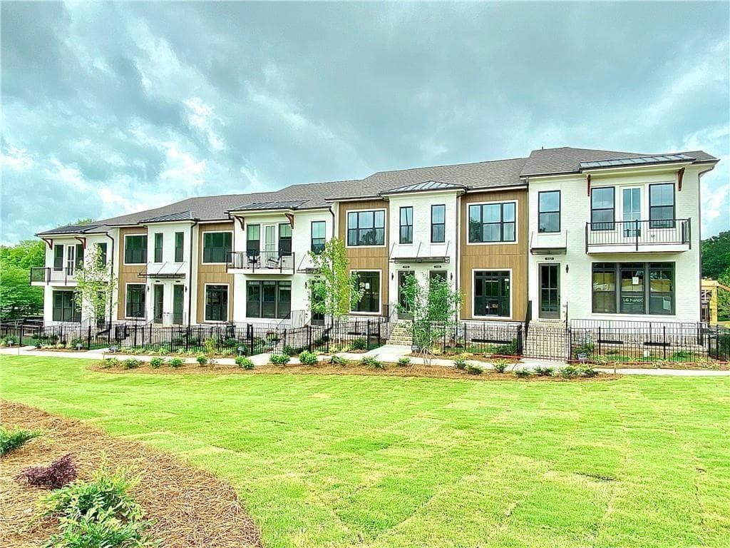 3 bedroom, 4 bathroom, 2,268 sq ft townhouse for rent at 118 Downing Drive, Alpharetta, GA 30022 for $3,875 a month — photo 1 of 27