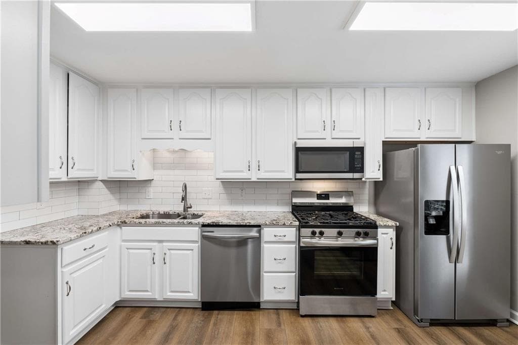 2 bedroom, 2 bathroom, 2,070 sq ft condominium for sale at 6500 Gaines Ferry Road G-1, Flowery Branch, GA 30542 — photo 4