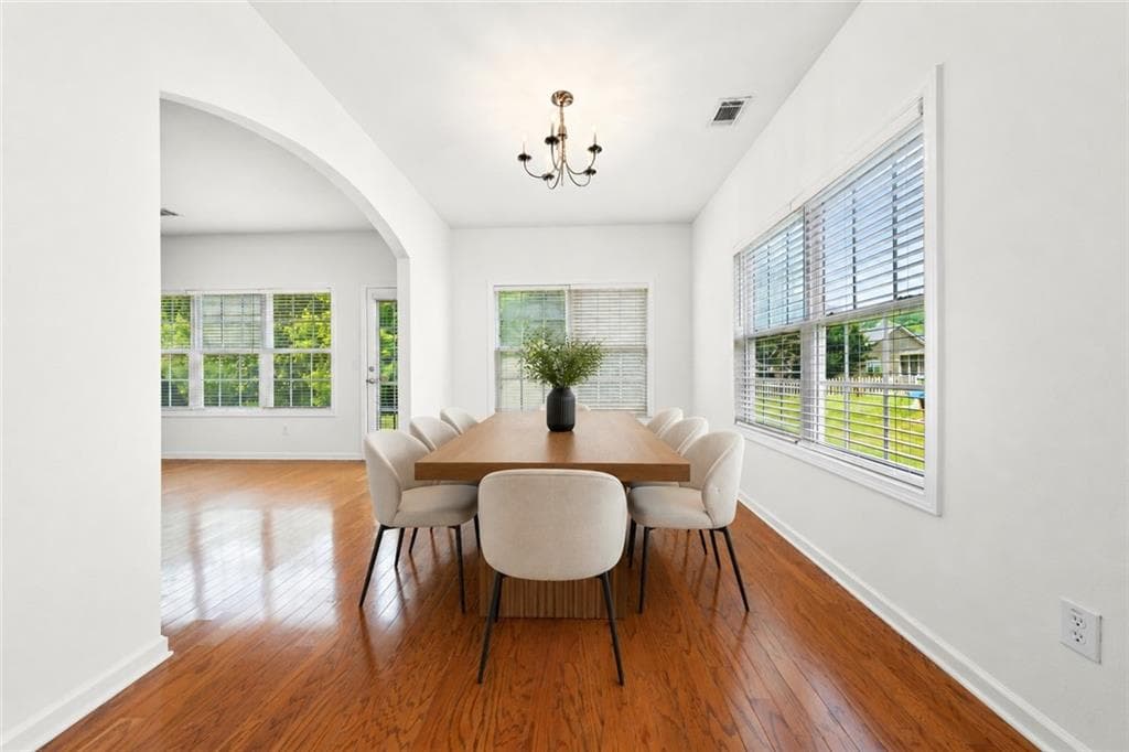 3 bedroom, 3 bathroom, 2,041 sq ft single family residence under contract at 6643 Silk Tree Pointe, Braselton, GA 30517 — photo 3