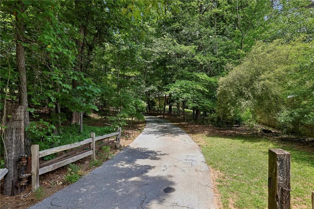 3 bedroom, 3 bathroom, 2,524 sq ft single family residence for sale at 5501 Tilly Mill Road, Atlanta, GA 30338 — photo 3