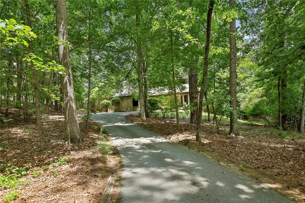 3 bedroom, 3 bathroom, 2,524 sq ft single family residence for sale at 5501 Tilly Mill Road, Atlanta, GA 30338 — photo 2