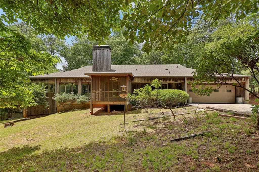 3 bedroom, 3 bathroom, 2,524 sq ft single family residence for sale at 5501 Tilly Mill Road, Atlanta, GA 30338 — photo 5