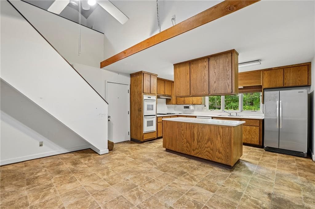 3 bedroom, 3 bathroom, 2,524 sq ft single family residence for sale at 5501 Tilly Mill Road, Atlanta, GA 30338 — photo 7