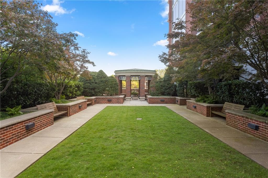 2 bedroom, 3 bathroom, 1,381 sq ft condominium for rent at 1820 Peachtree Street 1003, Atlanta, GA 30309 for $3,800 a month — photo 3