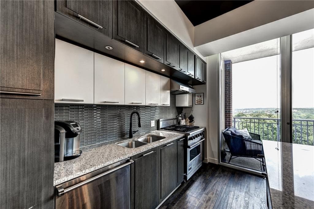 2 bedroom, 3 bathroom, 1,381 sq ft condominium for rent at 1820 Peachtree Street 1003, Atlanta, GA 30309 for $3,800 a month — photo 8