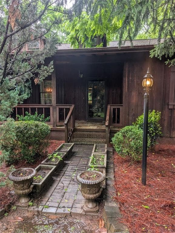 4 bedroom, 3 bathroom, 2,583 sq ft single family residence sold at 94 Yonah Street, Helen, GA 30545